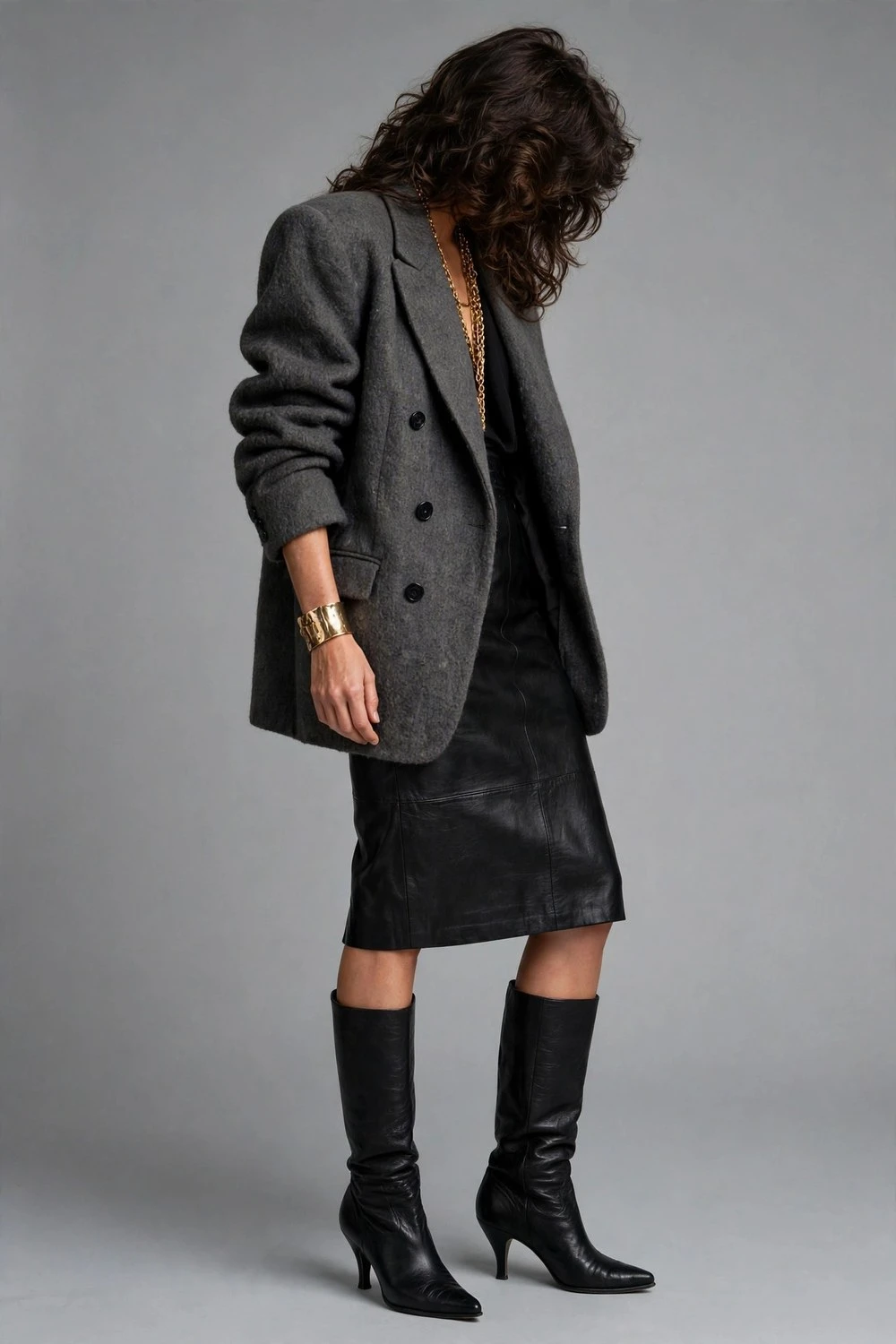 80s luxury outfit with leather pencil skirt and oversized blazer
